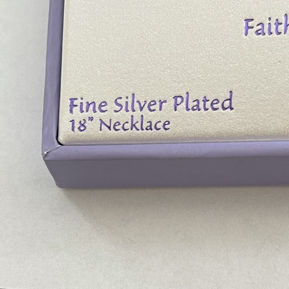 Grace & Gratitude Faith Hope Love 3 tone pendant - Picture 4 of 6